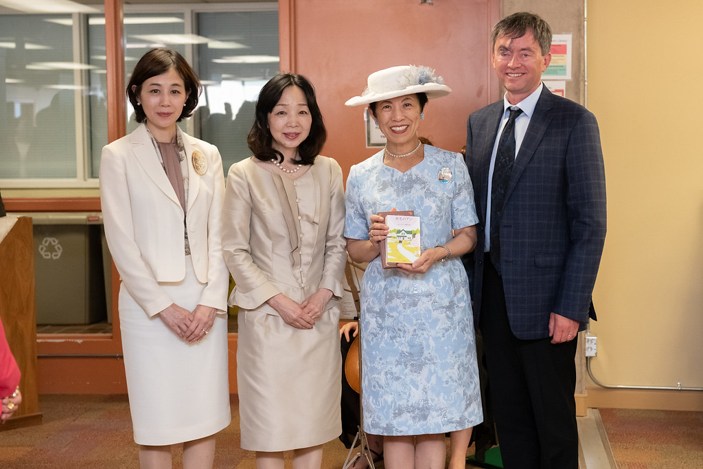 Eri Muraoka and Mie Muraoka, granddaughters of Hanako Muraoka